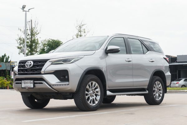 TOYOTA FORTUNER 2.4 V 2021 - Image 3
