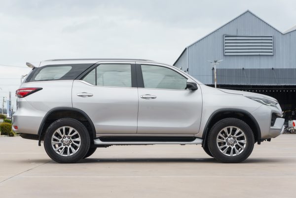 TOYOTA FORTUNER 2.4 V 2021 - Image 6
