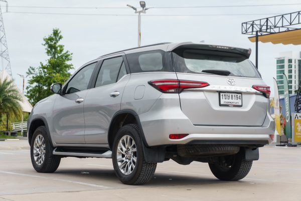 TOYOTA FORTUNER 2.4 V 2021 - Image 9