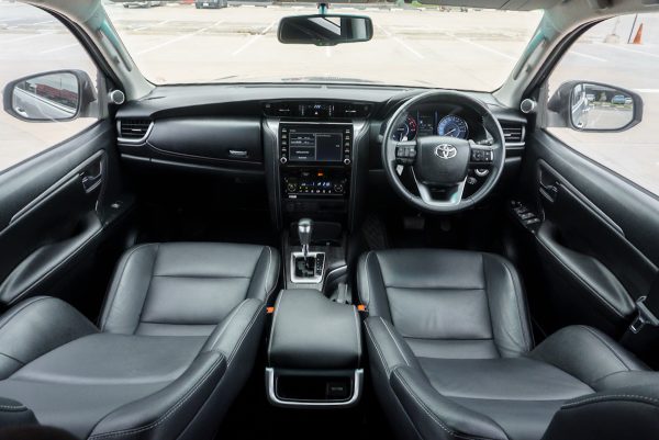 TOYOTA FORTUNER 2.4 V 2021 - Image 16