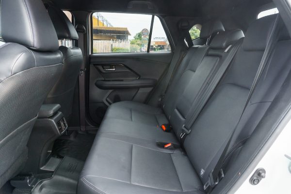 TOYOTA YARIS CROSS 1.5 HEV PREMIUM 2023 (4ขศ1820) - Image 13
