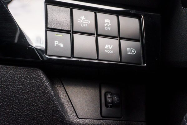 TOYOTA YARIS CROSS 1.5 HEV PREMIUM 2023 (4ขศ1820) - Image 28