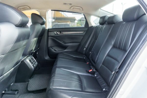 HONDA ACCORD 2.0 HYBRID AT ปี 2019 - Image 14