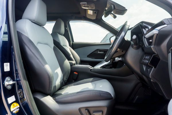 TOYOTA YARIS CROSS 1.5 HEV PREMIUM LUXURY 2024 - Image 11
