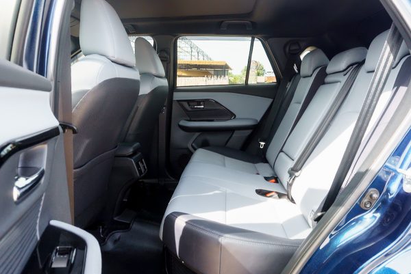 TOYOTA YARIS CROSS 1.5 HEV PREMIUM LUXURY 2024 - Image 14