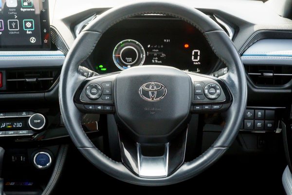 TOYOTA YARIS CROSS 1.5 HEV PREMIUM LUXURY 2024 - Image 17