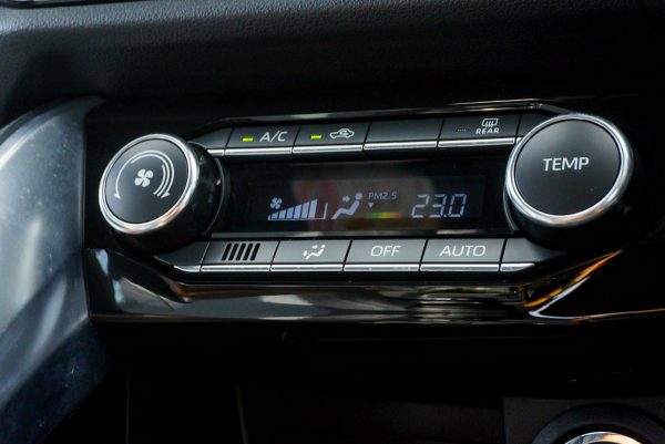 TOYOTA YARIS CROSS 1.5 HEV PREMIUM LUXURY 2024 - Image 23