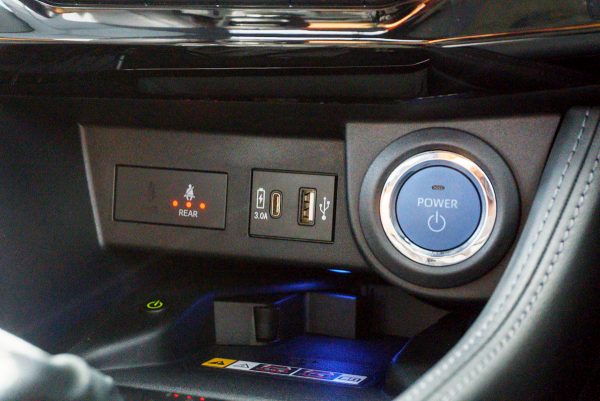 TOYOTA YARIS CROSS 1.5 HEV PREMIUM LUXURY 2024 - Image 25