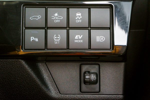 TOYOTA YARIS CROSS 1.5 HEV PREMIUM LUXURY 2024 - Image 30