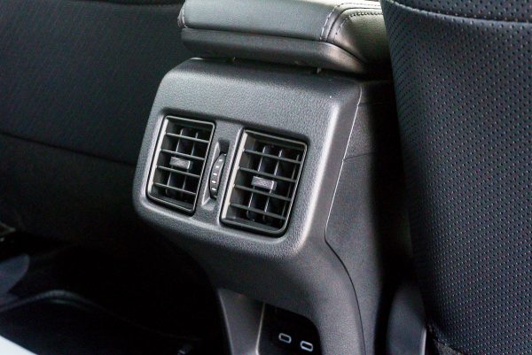TOYOTA YARIS CROSS 1.5 HEV PREMIUM LUXURY 2024 - Image 36