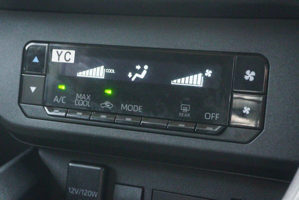 TOYOTA YARIS ATIV 1.2 SPORT AT ปี 2023 - Image 22