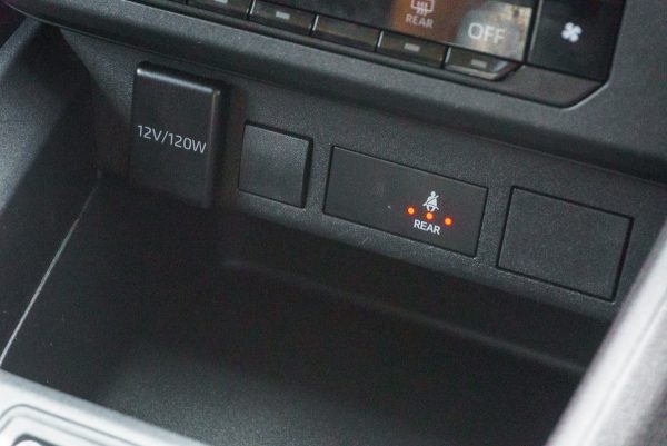 TOYOTA YARIS ATIV 1.2 SPORT AT ปี 2023 - Image 23
