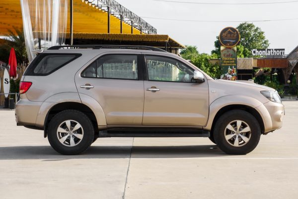 TOYOTA FORTUNER 3.0 V 4WD AT 2006 (ขายสด) - Image 6