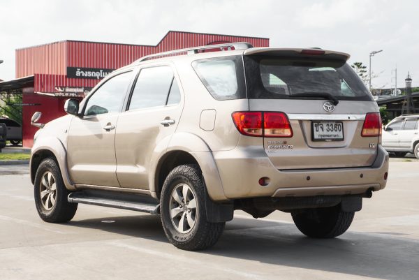 TOYOTA FORTUNER 3.0 V 4WD AT 2006 (ขายสด) - Image 9