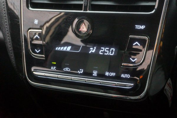 TOYOTA YARIS ATIV 1.2 S+ ปี2019 (กพ2764) - Image 20