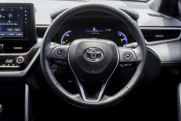 TOYOTA COROLLA CROSS 1.8 HYBRID PREMIUM ปี2023 (ขต7804) - Image 17