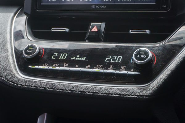 TOYOTA COROLLA CROSS 1.8 HYBRID PREMIUM ปี2023 (ขต7804) - Image 22