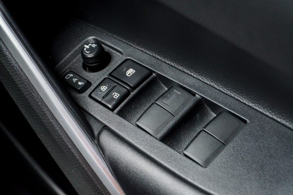 TOYOTA COROLLA CROSS 1.8 HYBRID PREMIUM ปี2023 (ขต7804) - Image 26