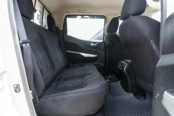 NISSAN NAVARA NP 300 2.5 V AT ปี 2015 (7กฮ1473) - Image 12