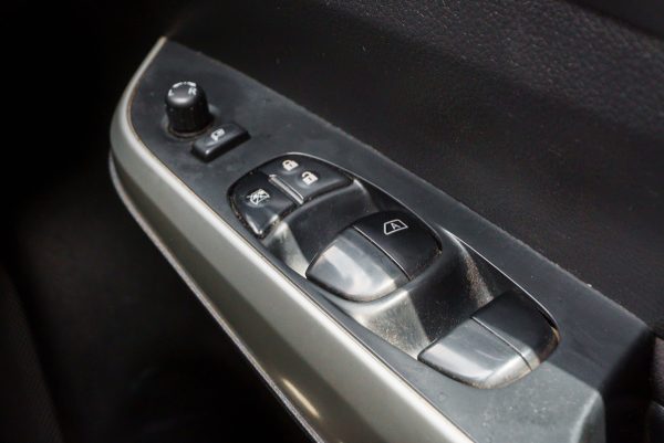 NISSAN NAVARA NP 300 2.5 V AT ปี 2015 (7กฮ1473) - Image 25