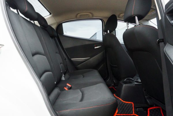MAZDA 2 1.3 SEDAN HIGH CONNECT AT ปี2016 (5กล3841) - Image 11