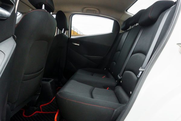 MAZDA 2 1.3 SEDAN HIGH CONNECT AT ปี2016 (5กล3841) - Image 12