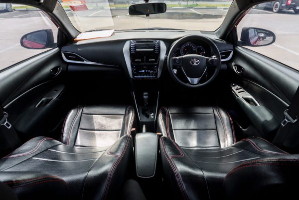 TOYOTA YARIS HATCH BACK 1.2 E AT ปี 2019 (9กฆ5110) - Image 15