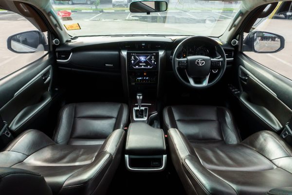 TOYOTA FORTUNER 2.4 V AT ปี2016 (5กฐ6247) - Image 16