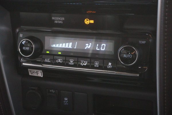 TOYOTA FORTUNER 2.4 V AT ปี2016 (5กฐ6247) - Image 26