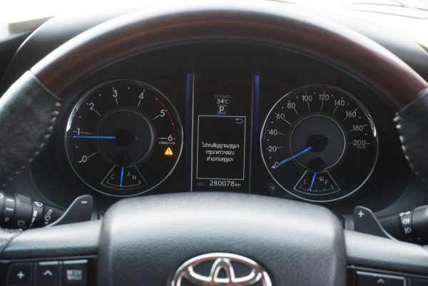 TOYOTA FORTUNER 2.4 V AT ปี2016 (5กฐ6247) - Image 36