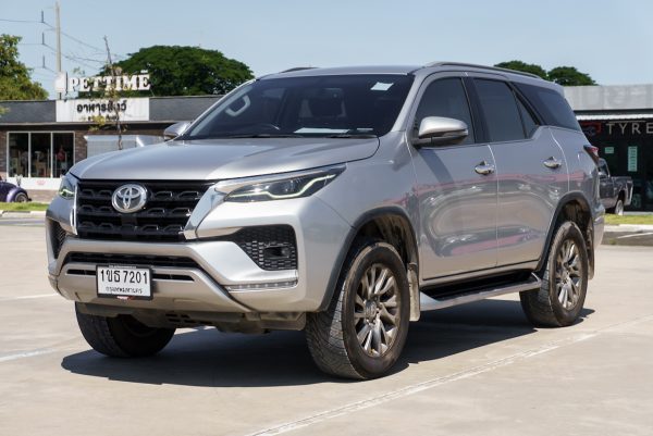 TOYOTA FORTUNER 2.4 V AT ปี 2020 (1ขธ7201) - Image 3