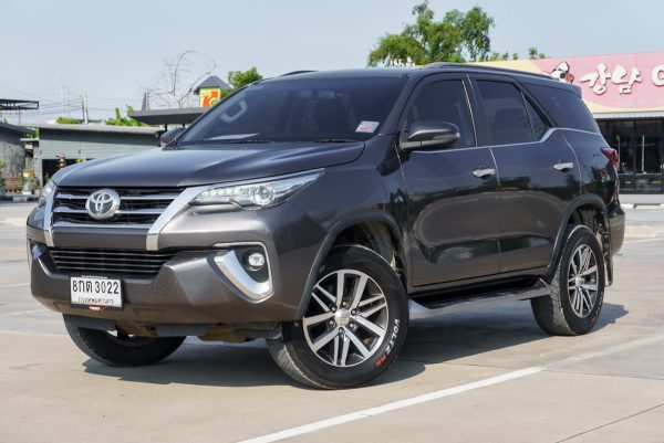 TOYOTA FORTUNER 2.4 V AT ปี 2019 (8กต3022) - Image 2