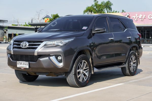 TOYOTA FORTUNER 2.4 V AT ปี 2019 (8กต3022) - Image 3