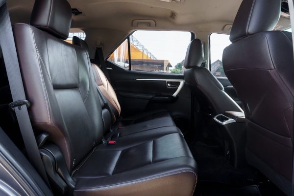 TOYOTA FORTUNER 2.4 V AT ปี 2019 (8กต3022) - Image 12