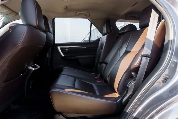 TOYOTA FORTUNER 2.4 V AT ปี 2019 (8กต3022) - Image 13
