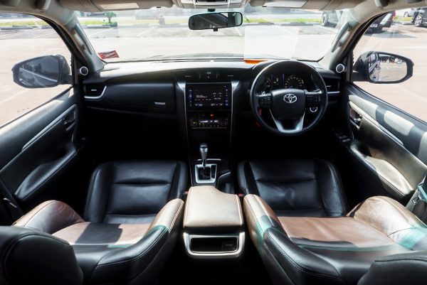 TOYOTA FORTUNER 2.4 V AT ปี 2019 (8กต3022) - Image 16