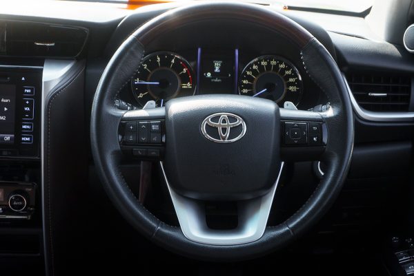 TOYOTA FORTUNER 2.4 V AT ปี 2019 (8กต3022) - Image 17