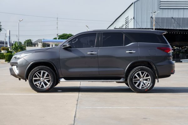 TOYOTA FORTUNER 2.4 V AT ปี 2019 (8กต3022) - Image 18