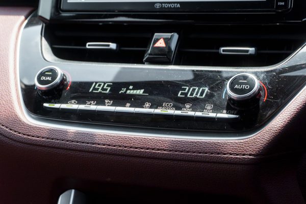 TOYOTA COROLLA CROSS 1.8 HYBRID PREMIUM ปี2021 (2ขฐ5230) - Image 21