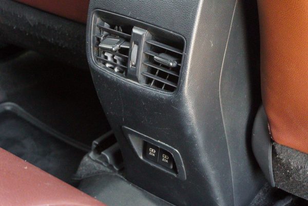 TOYOTA COROLLA CROSS 1.8 HYBRID PREMIUM ปี2021 (2ขฐ5230) - Image 28