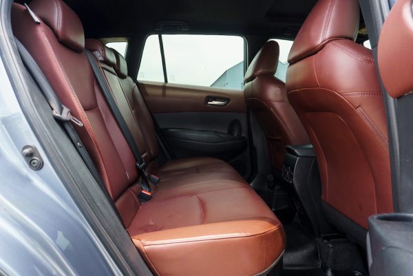 TOYOTA COROLLA CROSS 1.8 HYBRID PREMIUM SAFETY ปี2021 (1ขพ8043) - Image 13