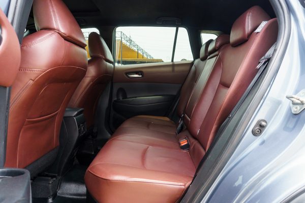 TOYOTA COROLLA CROSS 1.8 HYBRID PREMIUM SAFETY ปี2021 (1ขพ8043) - Image 14