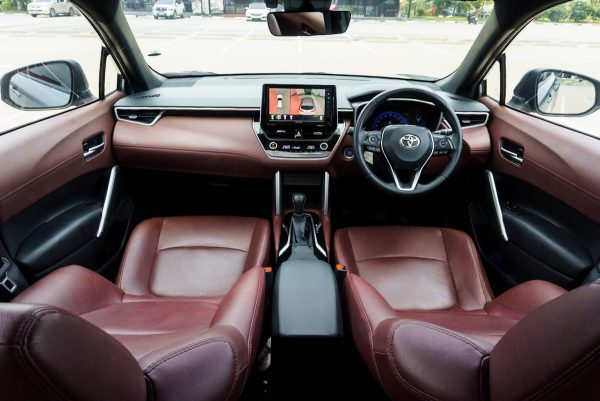 TOYOTA COROLLA CROSS 1.8 HYBRID PREMIUM SAFETY ปี2021 (1ขพ8043) - Image 16