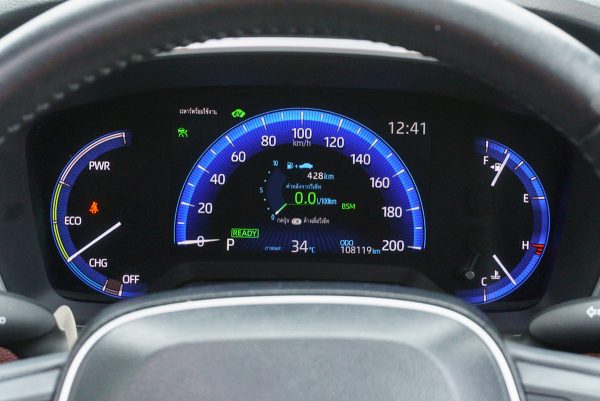 TOYOTA COROLLA CROSS 1.8 HYBRID PREMIUM SAFETY ปี2021 (1ขพ8043) - Image 32