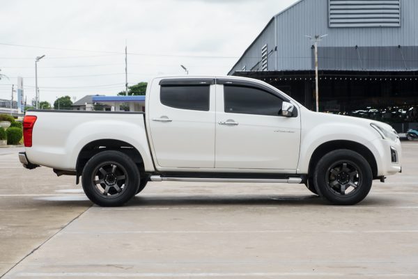ISUZU D-MAX CAB4 1.9 Z PRETIGE AT ปี2017 (6กด7025) - Image 6