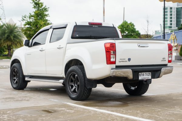 ISUZU D-MAX CAB4 1.9 Z PRETIGE AT ปี2017 (6กด7025) - Image 9