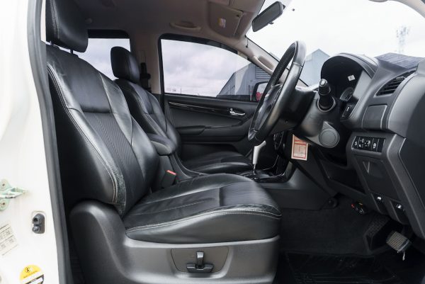 ISUZU D-MAX CAB4 1.9 Z PRETIGE AT ปี2017 (6กด7025) - Image 11