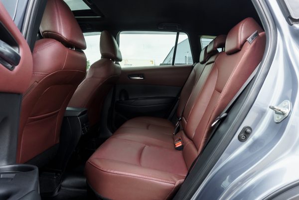 TOYOTA COROLLA CROSS 1.8 HYBRID PREMIUM SAFETY ปี2021 (2ขช1027) - Image 14