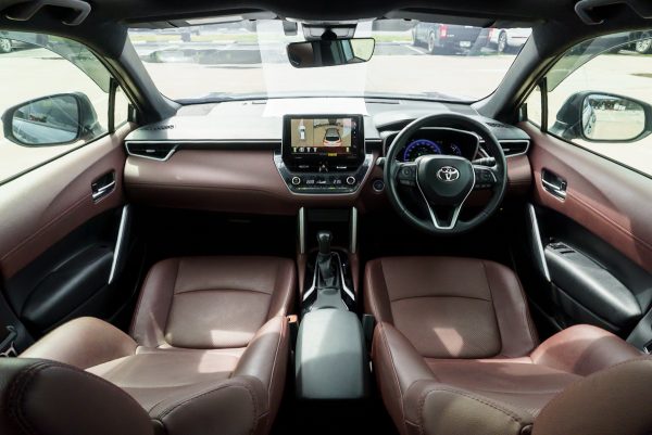 TOYOTA COROLLA CROSS 1.8 HYBRID PREMIUM SAFETY ปี2021 (2ขช1027) - Image 16