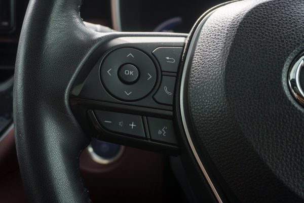 TOYOTA COROLLA CROSS 1.8 HYBRID PREMIUM SAFETY ปี2021 (2ขช1027) - Image 18